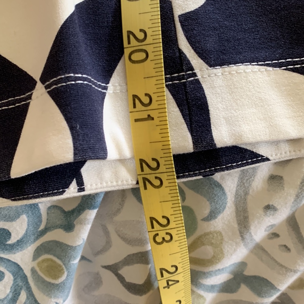 EUC.  Banana Republic fitted top - Picture 10 of 10